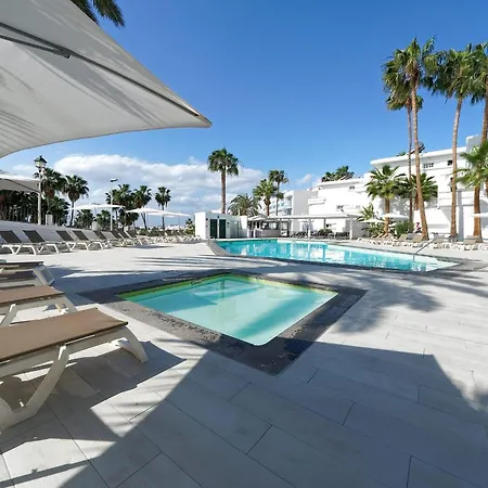 One Bedroom With Pool At 500m From Playa Chica, Puerto Del Carmen 푸에르토 델 카르멘