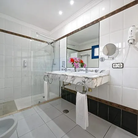 Lägenhet One Bedroom With Pool At 500m From Playa Chica, Puerto Del Carmen *